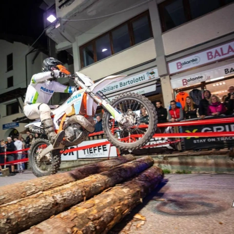 Abestone Show FC WM 244