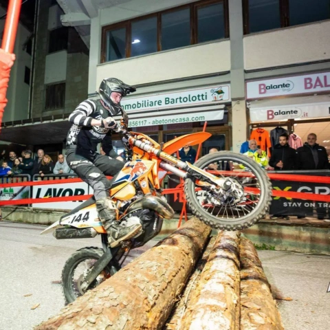 Abestone Show FC WM 25