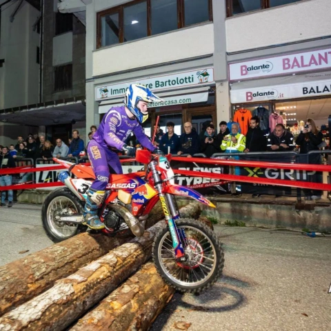 Abestone Show FC WM 34
