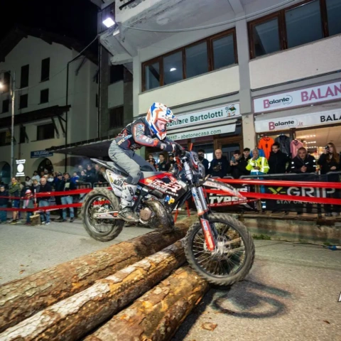 Abestone Show FC WM 38