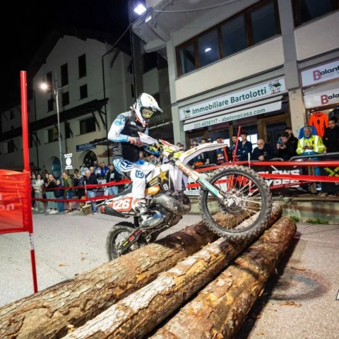Abestone Show FC WM 43